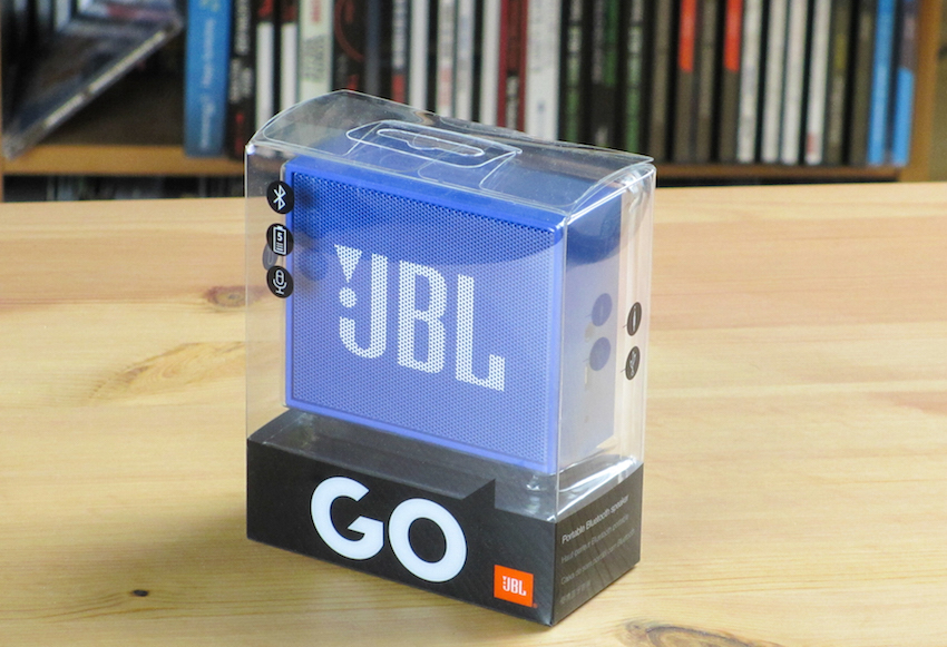 Geliefert wird der ultrakompakte JBL Go in einer hübschen transparenten Verpackung.