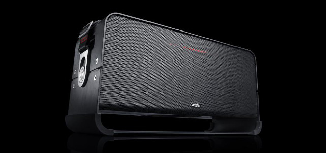 Der Bluetooth-Lautsprecher Boomster XL ist mit 80 Watt Musikleistung und extrastarkem Akku immer in Feierlaune.