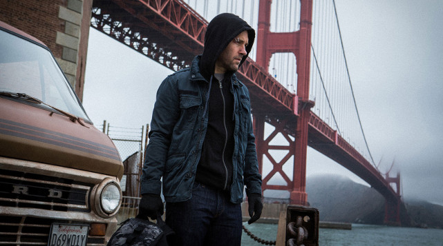 Scott Lang (Paul Rudd) ist gerade aus dem Gefängnis entlassen worden und ahnt noch nichts von seiner Superhelden-Zukunft. (© Disney)