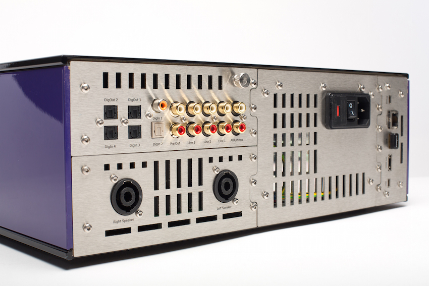 Bisher benötigte man für analogen HiFi-Genuss, modernes Hi-Res-Audio und Multiroom-Streaming von Audio und Video eigentlich drei getrennte Anlagen.