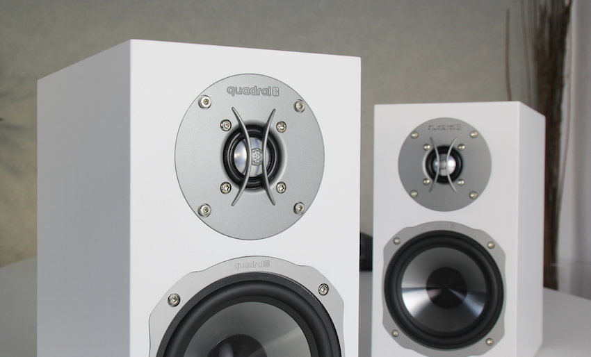 Besonders der Hochtöner hat uns im Test überzeugt. Ein kristallklares Klangbild mit erstaunlicher Dynamik und Kraft – dafür stehen die Quadral Rhodium 200!