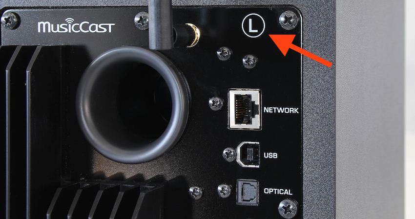 Achtung: Jede NX-N500 ist mit Rechts oder Links gekennzeichnet und sollte auch so aufgestellt werden.