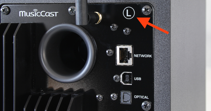 Achtung: Jede NX-N500 ist mit Rechts oder links gekennzeichnet und sollte auch so aufgestellt werden.