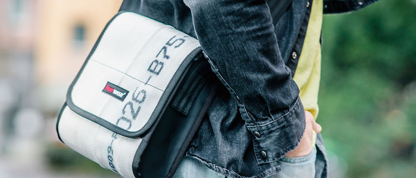 Neben ihrem Durchhaltevermögen zeigen die Taschen Charakterstärke. Die diversen Einsatzspuren auf den Schläuchen machen sie zu echten Hinguckern.
