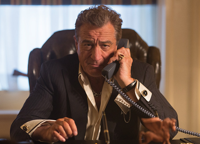 Vaughn hat dort selbst als Croupier gearbeitet, bis er sich mit seinem Boss