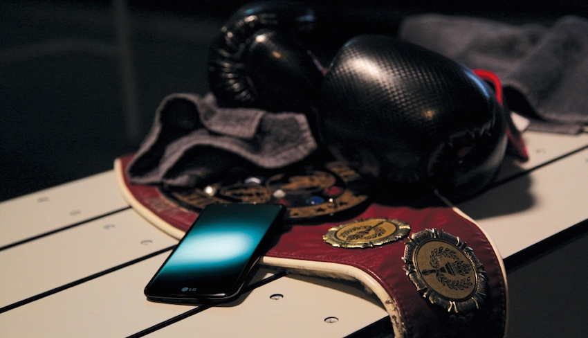 Für die K-Smartphones setzt LG erstmals das ‚Glossy Pebble‘ Design ein.