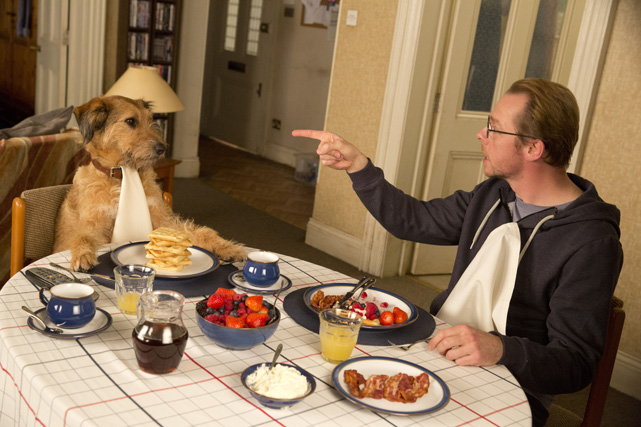 Der desillusionierte Lehrer Neil (Simon Pegg) muss die Welt vor der Zerstörung durch Außerirdische retten. (© Universum Film)