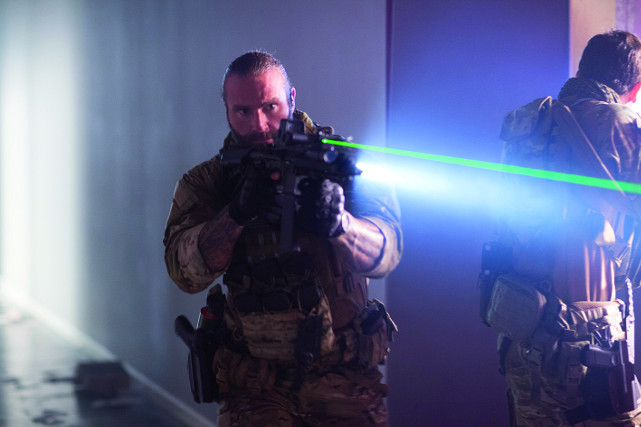 Die Navy Seals sehen sich in Baton Rouge ungewohnten Gegnern gegenüber. (© Universum Film)