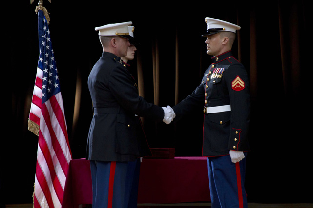 Corporal Evan Albright ist neues Mitglied der Elite-Sicherheitstruppe der Marines und wird sogleich in den Nahen Osten abkommandiert. (© Universal Pictures)