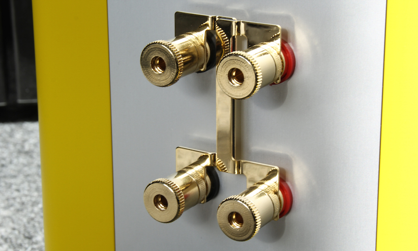 Kann sich ebenfalls sehen lassen: Das Bi-Wire-Anschlussmodul der 17.2 AdvancedLine.