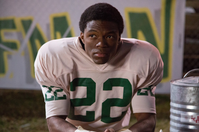 Tony Nathan (Caleb Castille) muss gegen rassistische Anfeindungen kämpfen. (© Sony Pictures)