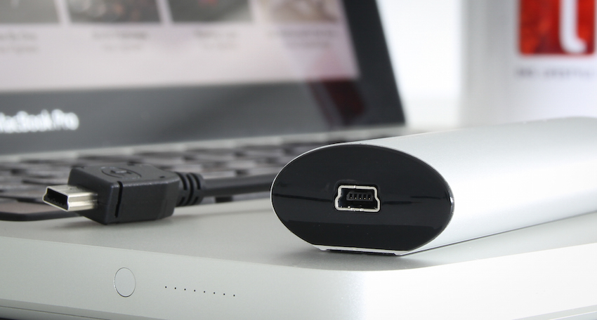 Über den integrierten USB-Mini-Port nimmt der Meridian digitale Signale entgegen.