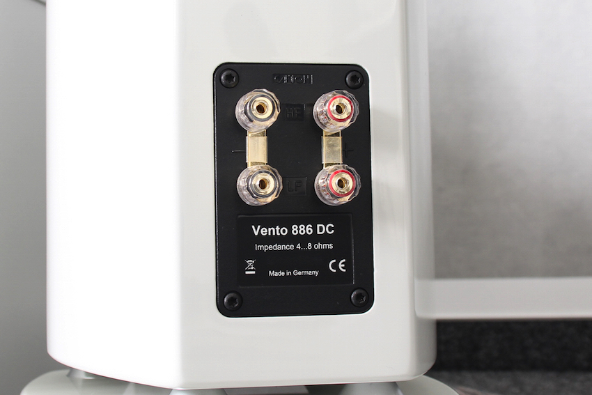 Das Bi-Wire-Anschlussterminal der Veto 886 ist großzügig dimensioniert und nimmt auch Kabel größeren Querschnitts auf.