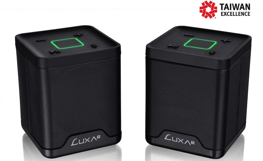 Ein weiterer Vorteil liegt in der Akkukapazität. Der eingebaute 900 mAh Lithium-Polymer-Akku bietet mit bis zu 10 Stunden Musikspielzeit auch außerhalb der heimischen vier Wände nahezu unbegrenzten Musikgenuss