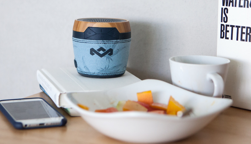 Das ist das Konzept des beliebten Bluetooth-Speakers Chant BT (69,99 Euro), der optisch an eine Bongo- Trommel erinnert und auch soundtechnisch durchaus authentisch mithalten kann.