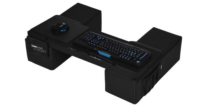 Praktische Seitentaschen liefern einen leicht zugänglichen Stauraum für Gegenstände, die im Gaming-Alltag häufig benötigt werden.