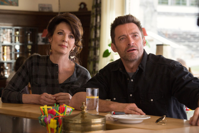 Nachdem Eddie die ersten Hürden allein überstanden hat, wird er von Petra (Iris Berben) und Bronson Peary (Hugh Jackman) unterstützt. (© 20th Century Fox)