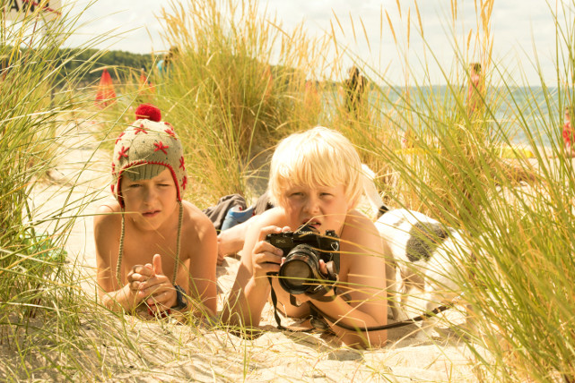 Rico (Anton Petzold) und Oskar (Juri Winkler) suchen den wertvollsten Stein aus der Sammlung vom alten Fitzke. (© 20th Century Fox)