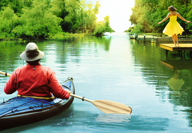 Und so findet sich der gar nicht naturverbundene Michel bald auf dem Wasser wieder. (© Prokino)