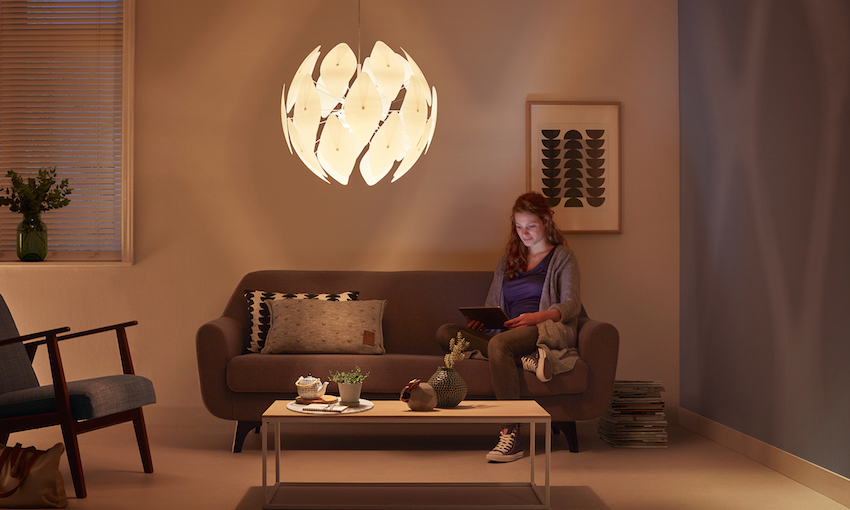 Die dekorativen Leuchten aus der Serie Philips Smart Volume sind die perfekte Wahl für alle, die mit Licht und Leuchtendesign fein ausgewogene Akzente in ihren modernen Wohnräumen setzen möchten.