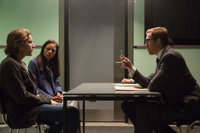 Perry (Ewan McGregor, l.) und seine Frau Gail (Naomie Harris)geraten ins Visier des britischen Geheimagenten Hector (Damian Lewis). (© Studiocanal)