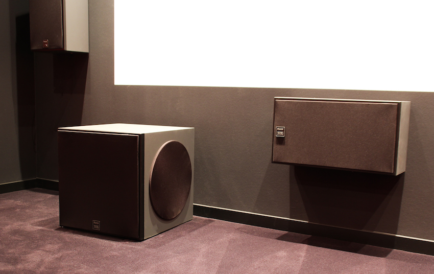 Mit dem Sub 300-THX stellt Magnat den derzeit weltweit kleinsten THX-Ultra2-zertifizierten Subwoofer.