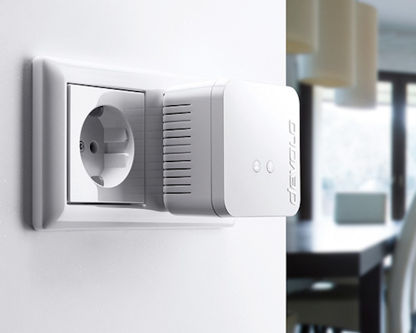 Der kleine Adapter namens dLAN 550 WIFI dient als WLAN-Sender.