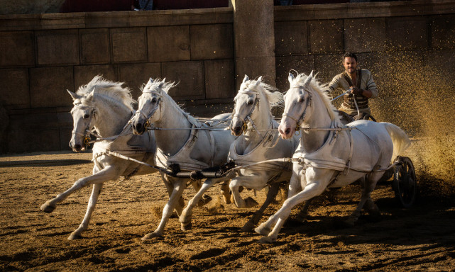 Der einst angesehene Ben Hur kehrt nach Jerusalem zurück, um es mit dem gesamten römischen Imperium aufzunehmen. (© Paramount Pictures)