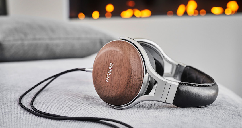 Neben dem bestmöglichen Klang bietet der AH-D7200 zudem unvergleichlichen Tragekomfort. Die Hörmuscheln sind an ergonomisch geformten Bügeln aus Aluminium-Druckguss befestigt und das Kopfband ist mit einem Bezug aus echtem Schafleder umhüllt.