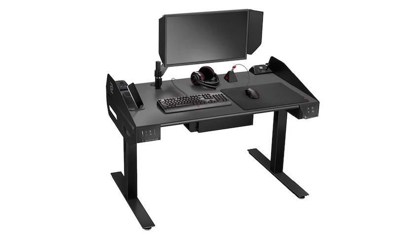 Der innovative eSports Table ZOWIE ZONE ist sehr stabil und bietet viel Platz für die gesamte Ausrüstung.