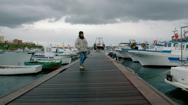 Samuele lebt auf der Mittelmeerinsel Lampedusa und will Fischer werden. (© Universum Film)