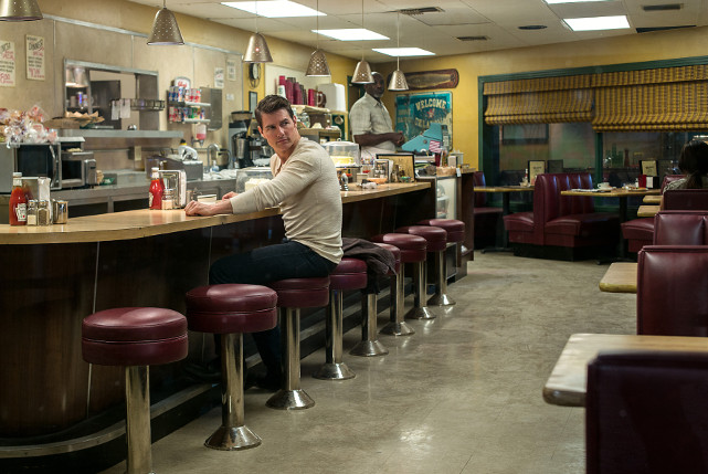Jack Reacher (Tom Cruise) hat noch ein paar schlagkräftige Argumente in petto. (© Paramount Pictures)