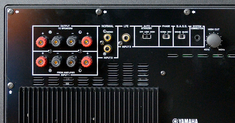 Die vielfältigen Anschlussoptionen ermöglichen ein Zusammenspiel mit so ziemlich jedem AV-Receiver oder Verstärker.