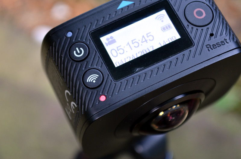 Über das integrierte WLAN-Modul nimmt die Actioncam Verbindung zum Smartphone auf.