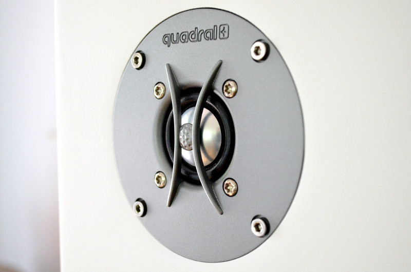 Der 25-mm-Aluminiumhochtöner ist gut geschützt.