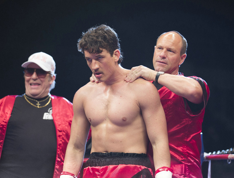 Der Boxer Vinny Pazienza (Miles Teller, Whiplash) ist unter der Führung seine Trainers Kevin (Aaron Eckhart) auf dem Weg ganz nach oben. (© Sony Pictures)