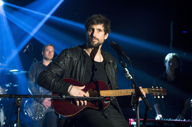 Die wilden Tage als Rockstar liegen hinter John (Tom Beck). (© SAT.1/Stephan Rabold)