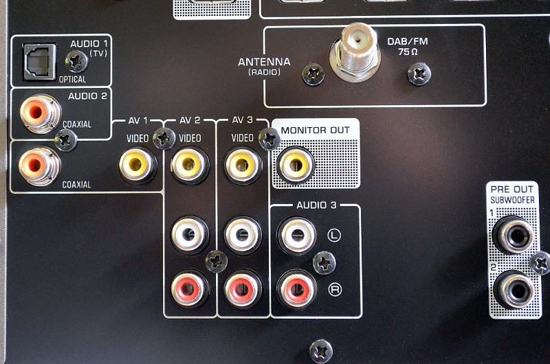 Der RX-A670 bietet selbstverständlich auch reichlich Anschluss-Möglichkeiten für reine Audioquellen.