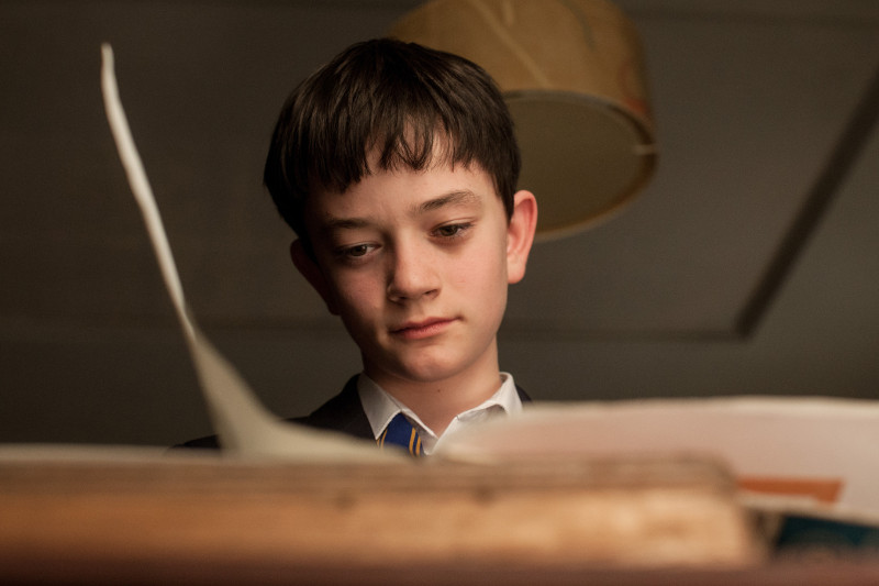 Der junge Conor (Lewis MacDougall) hat eine Menge Sorgen. (© Studiocanal)