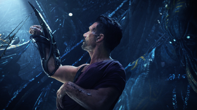 Detective Mark Corley (Frank Grillo) muss den Kampf gegen Aliens aufnehmen. (© Splendid Film)