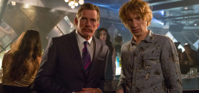 Ein betrogener Ehemann (Thomas Haden Church) verbündet sich mit dem Liebhaber (Domhnall Gleeson) seiner Frau. (© Sony Pictures)