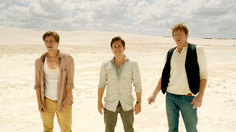 Eine Reise nach Australien endet für drei durchgeknallte Freunde etwas unvorhergesehen ... (© Universum Film)
