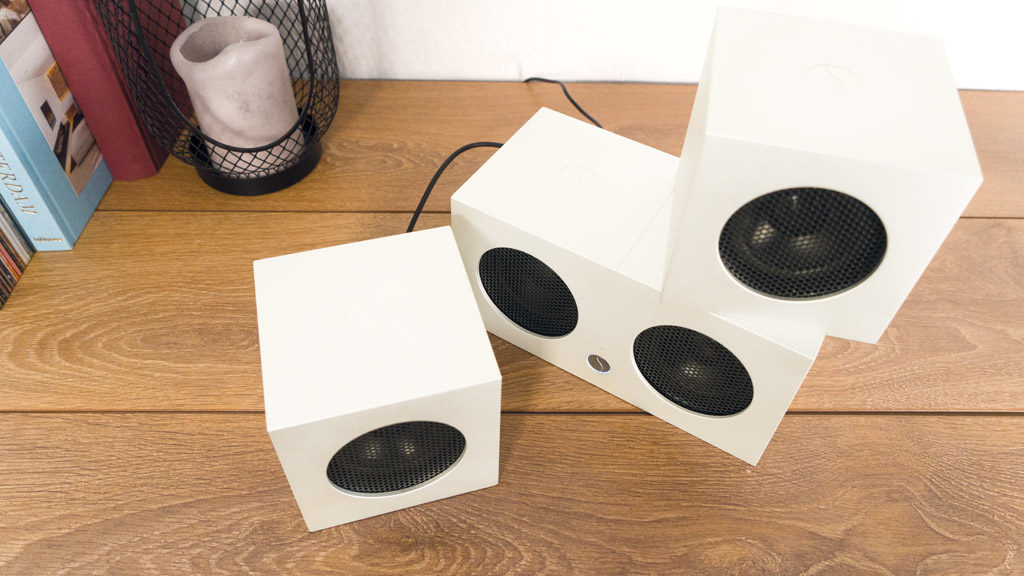 Die Soundgil Cubes sind zwar klein, bringen dank des massiven Aluminium-Gehäuses aber pro Stück rund ein Kilo auf die Waage.