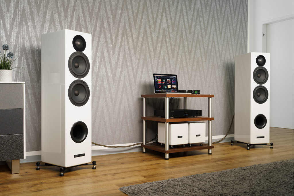 Mit ihrem schnörkellos-gradlinigen Design harmoniert die Audio Optimum FS82BE insbesondere mit einer modernen Wohnumgebung.