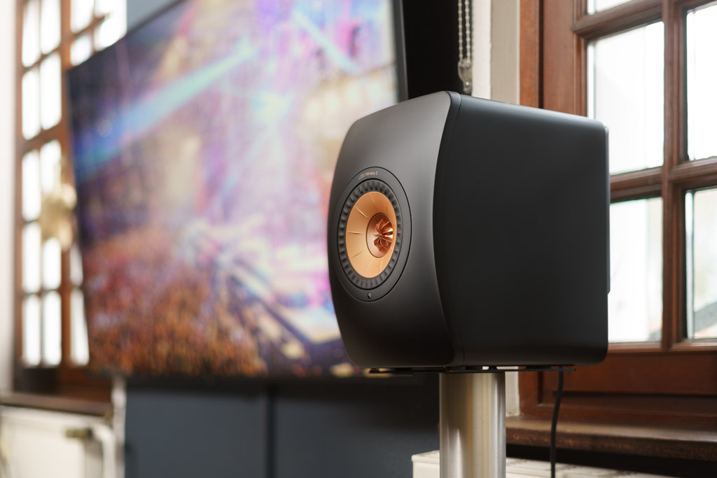 Die KEF LS50 Wireless II ist einer der attraktivsten aktiven Kompaktlautsprecher – und agiert als komplettes All-In-One-Beschallungssystem.