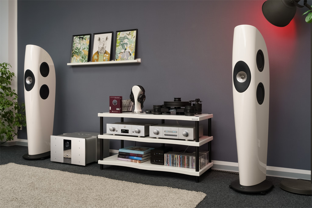 Der Accustic Arts Player I in der Test-Klangkette: Als Vorverstärker fungiert der Accustic Arts Preamp III, als Endstufe der Accustic Arts Amp V, als Schallwandler die KEF Blade Two sowie die hier nicht abgebildete Audio Physic Midex.