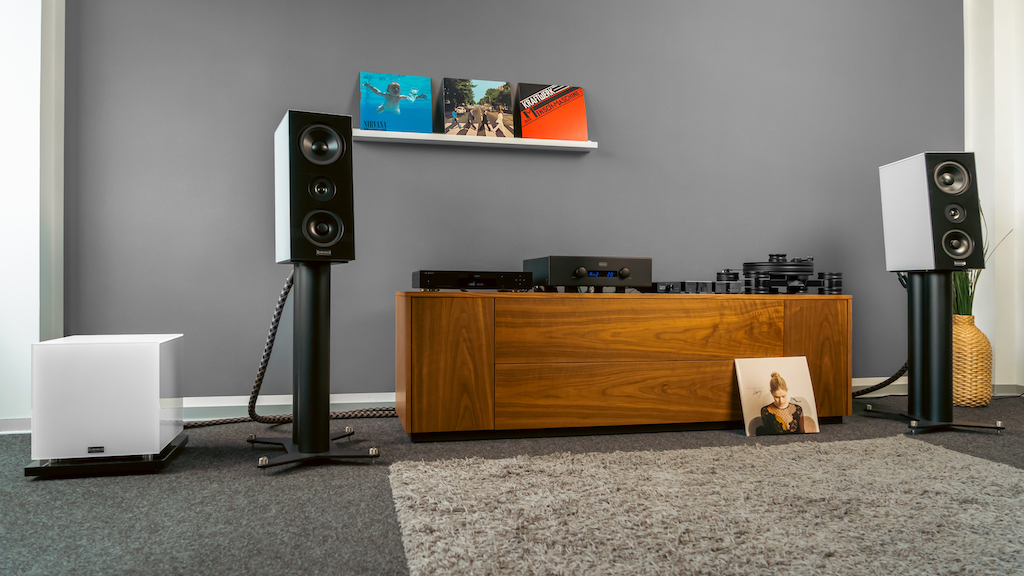 Die Spark/Luna-Kombination im Hörtest: Hier spielt das 2.1-Set mit dem SACD-Player Oppo UDP-203, dem Vollverstärker: Hegel H360, dem Phono-Vorverstärker Lehmannaudio Decade und dem Plattenspieler Transrotor Dark Star.