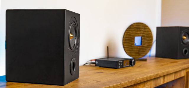Omnes Audio Monitor Nr. 4 Gold – Unendliche Weiten auf kurzer Distanz