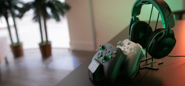 Turtle Beach kündigt die offiziell für Xbox lizensierte Fuel Dual Controller Charging Station mit Headset Stand an