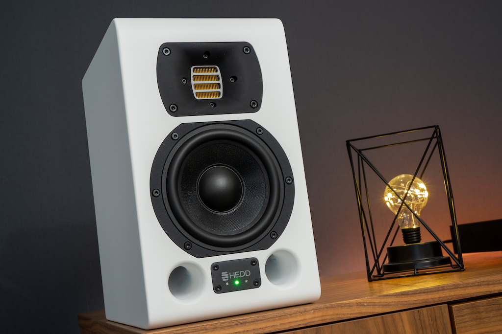 Der HEDD Audio Type 05 MK2 eignet sich als potenter Nearfield-Monitor auch für die Beschallung des heimischen Ambientes.